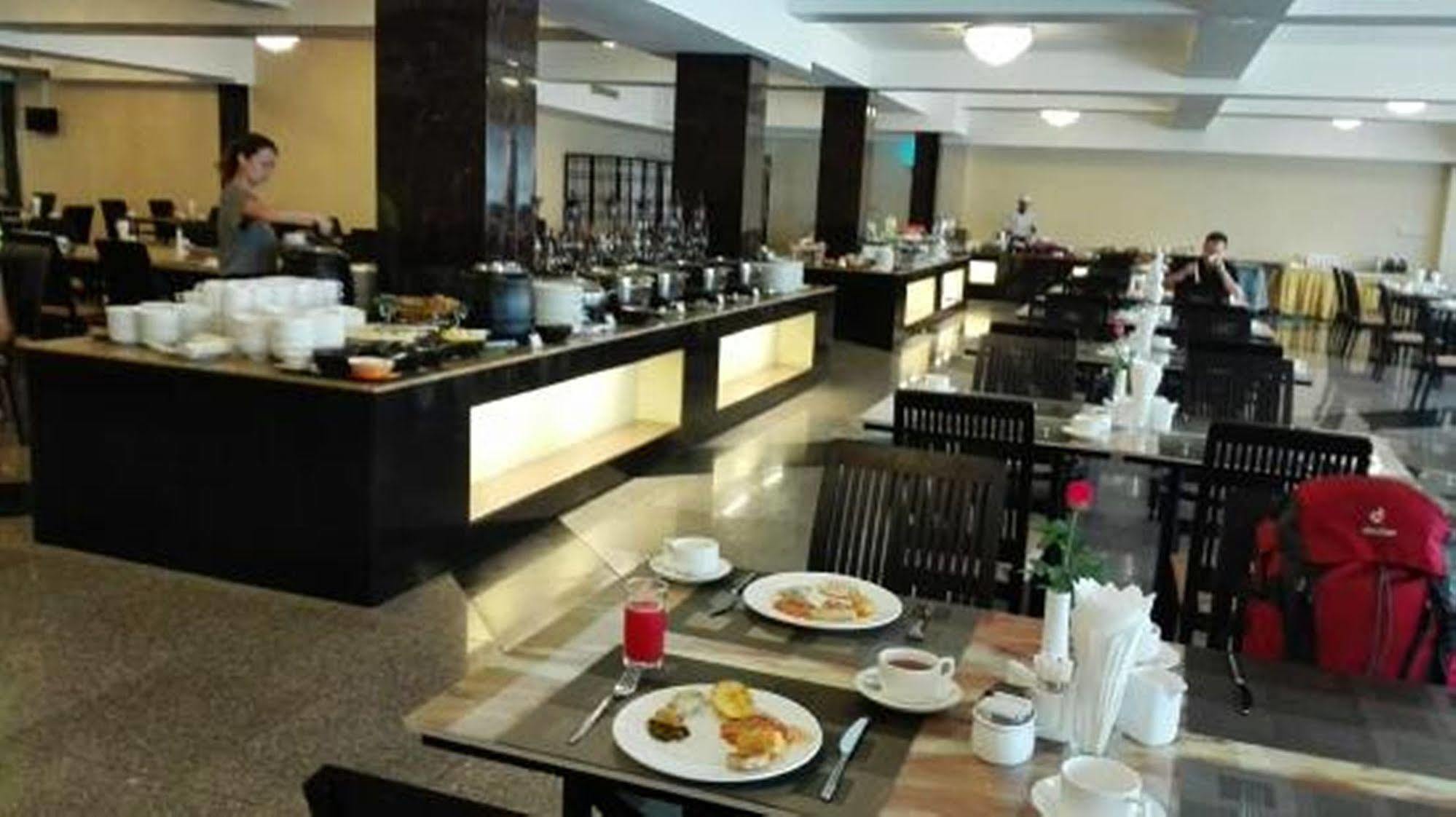 Taw Win Garden 4* Yangón