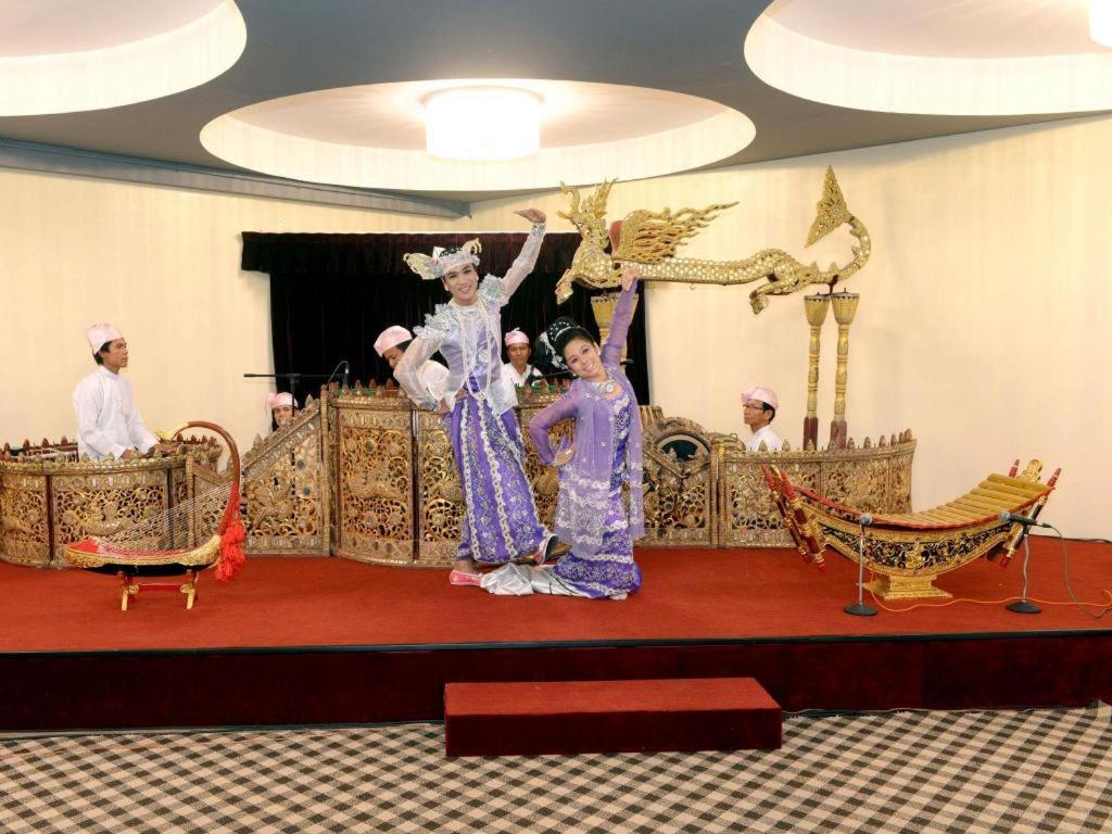Отель Taw Win Garden Янгон