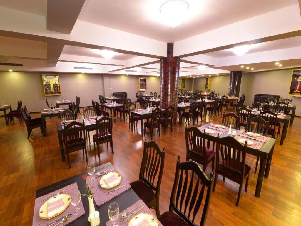 Отель Taw Win Garden 4*