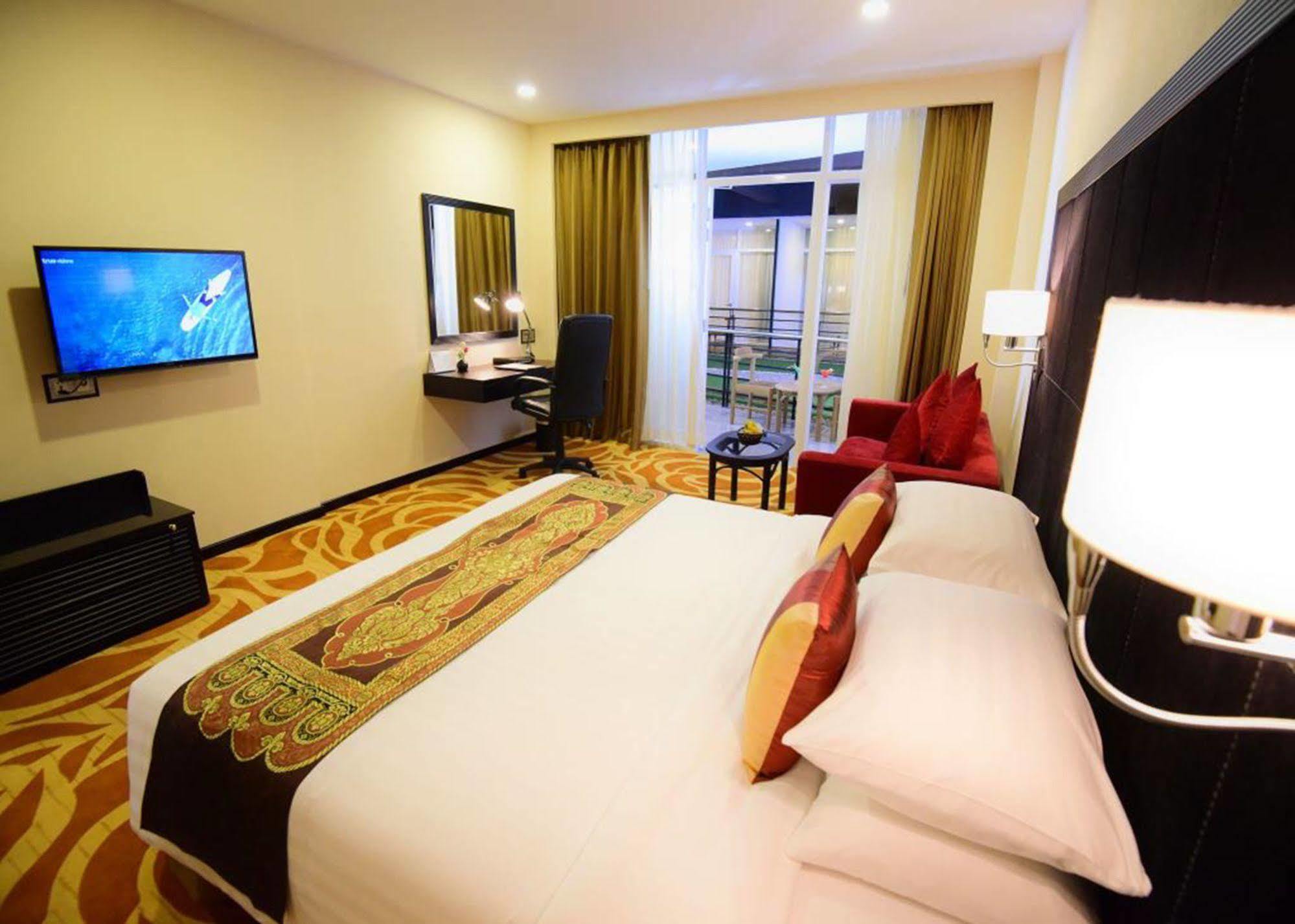 Hotel Taw Win Garden 4*